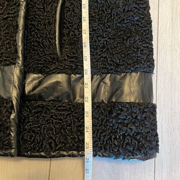 Vintage 1960s Hudson Bay black Persian lamb wool coat leather accents - Picture 16 of 16